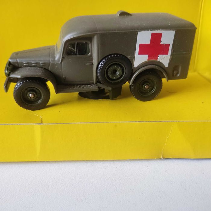 Miniatura Solido do modelo Dodge WC 54, referência 6043
