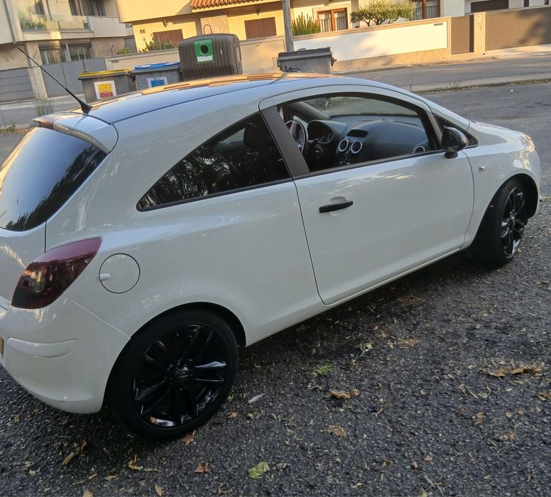 Opel Corsa 1.4 16v (100CV) Black Edition