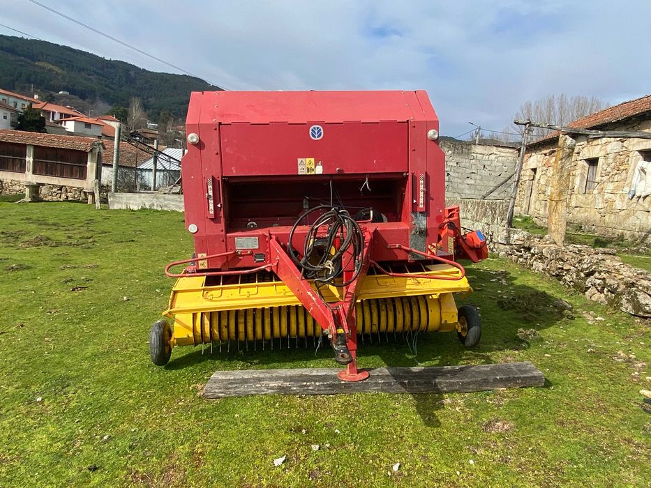 Enfardadeira New Holland 544