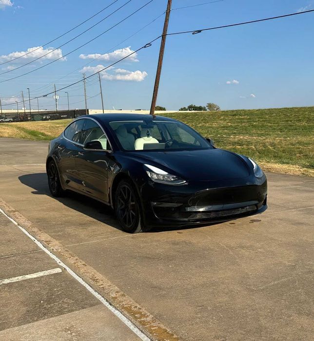 Tesla Model 3 Long Range      2019