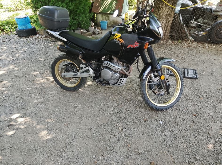 Мотоцик Honda nx500