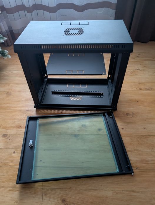 Шафа монтажна настінна CMS 9U