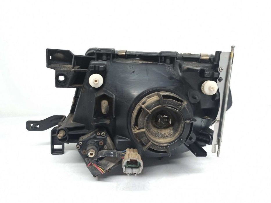 FAROL DIREITO NISSAN PATROL GR (Y61) BáSICO
