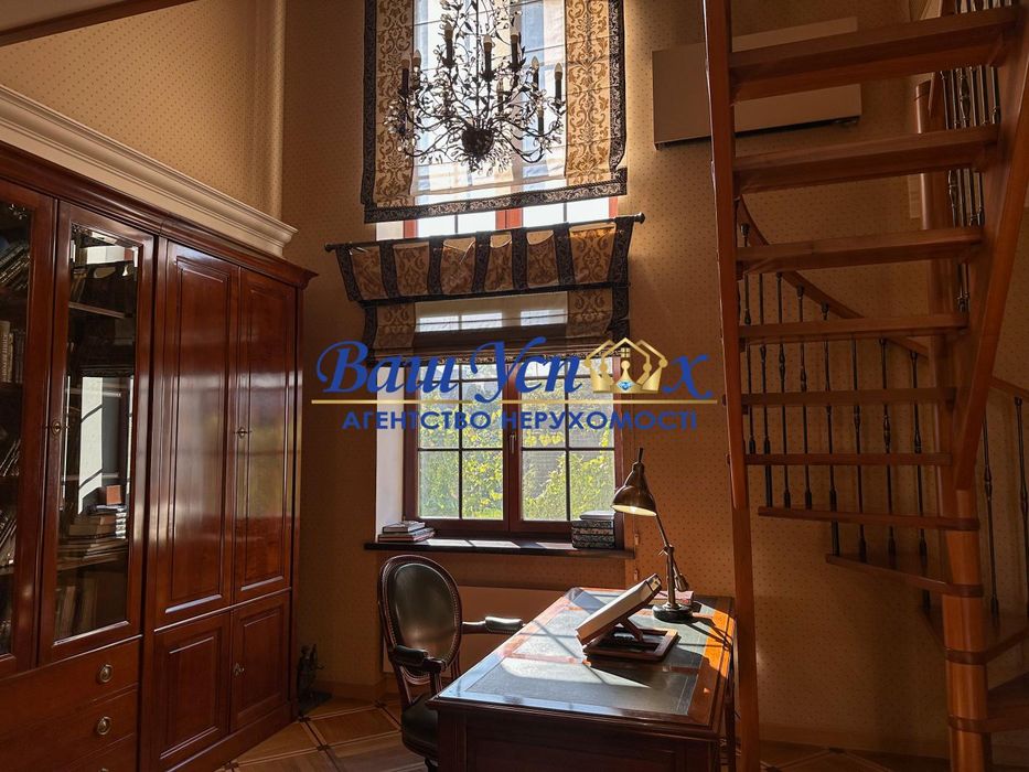 Продажа дома в центре Киева  ул. Зверинецкая, Печерск, Киев.