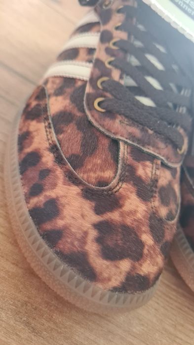 Buty Adidas r. 40 Nowe (39)