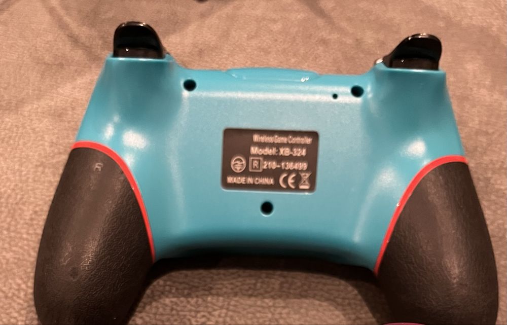 comando PS4 genérico para peças / não funcionam