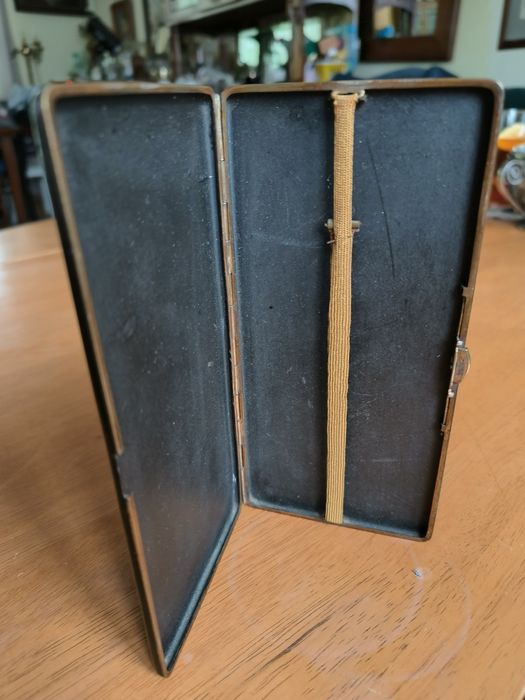 APIEROŚNICA inkrustowana zlotem