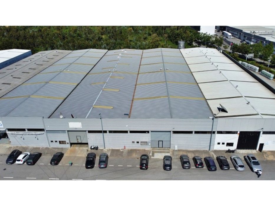 Armazém na Zona Industrial da Maia