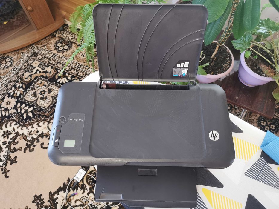 Струйный принтер HP Deskjet 2000 J210a