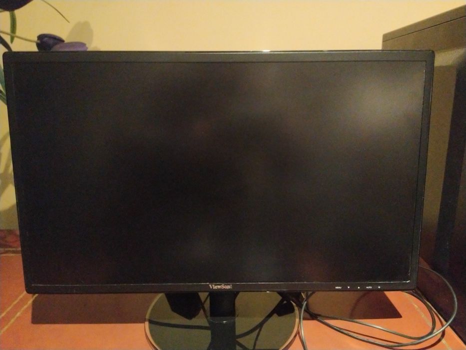 Computador fixo a funcionar