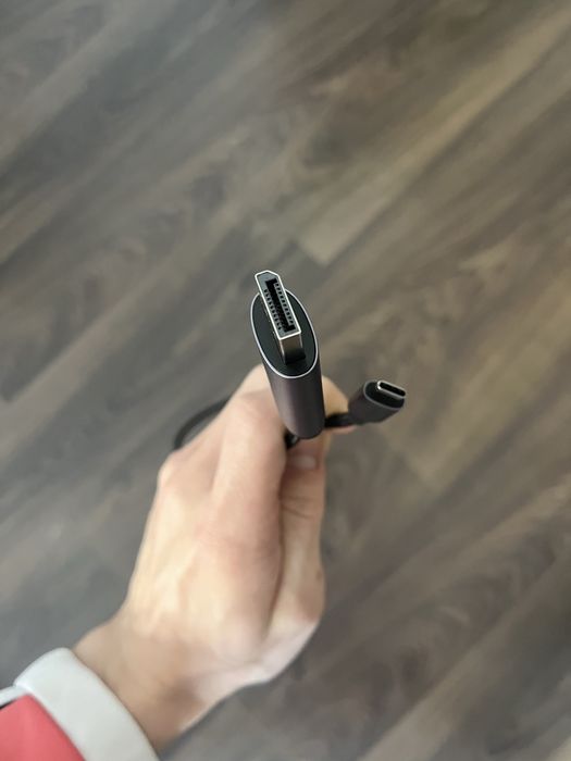 Kabel Ugreen CM556 ze złączami USB-C i DisplayPort 8K o długości 1 m szary