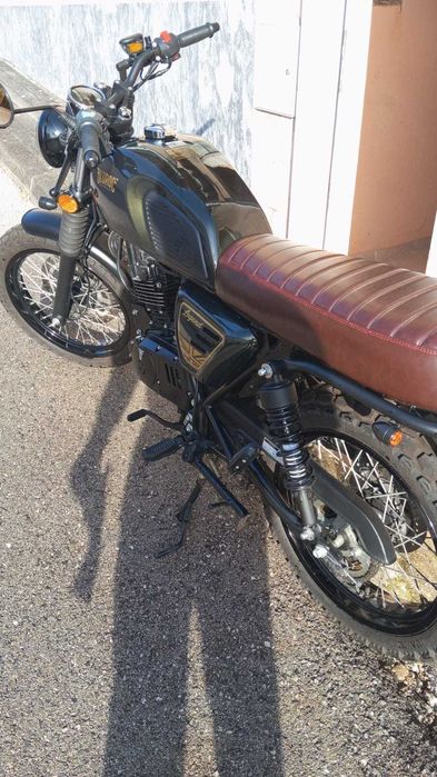 Mota bluroc 125 como nova
