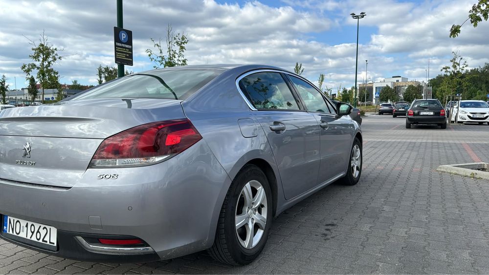 Peugeot 508 sedan