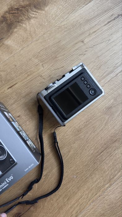 Instax Mini Evo - Hybrid (Digital e Polaroid)