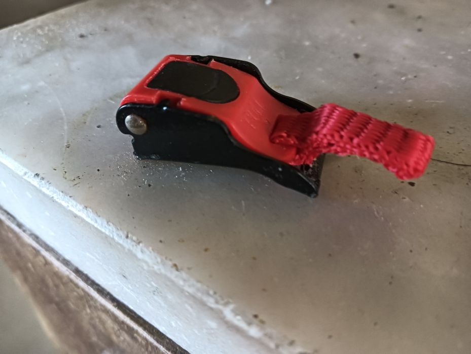 Fecho de capacete de mota