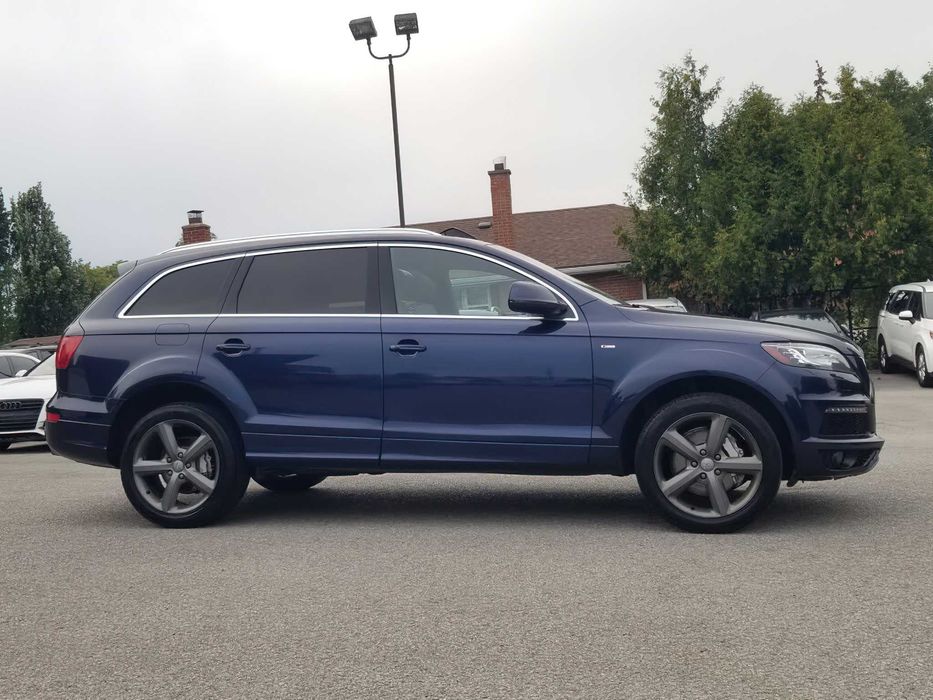Audi Q7      2015