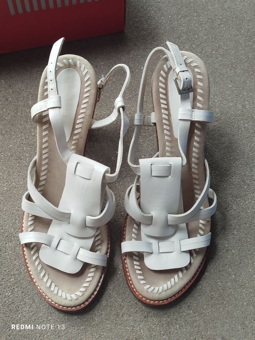 Białe skórzane sandały na obcasie Enzo Angiolini 38,5
