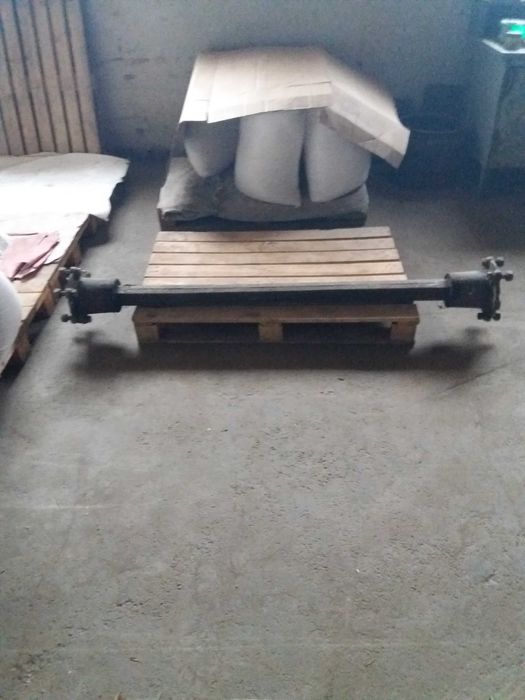 нова вісь до прицепа та іншоі техніки.