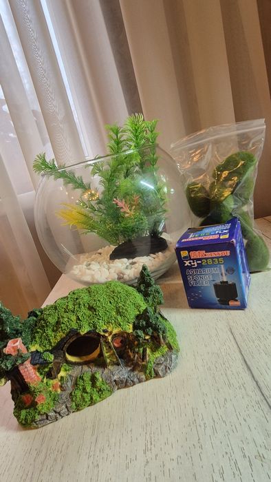 Круглий акваріум для маленьких рибок на 5-6л