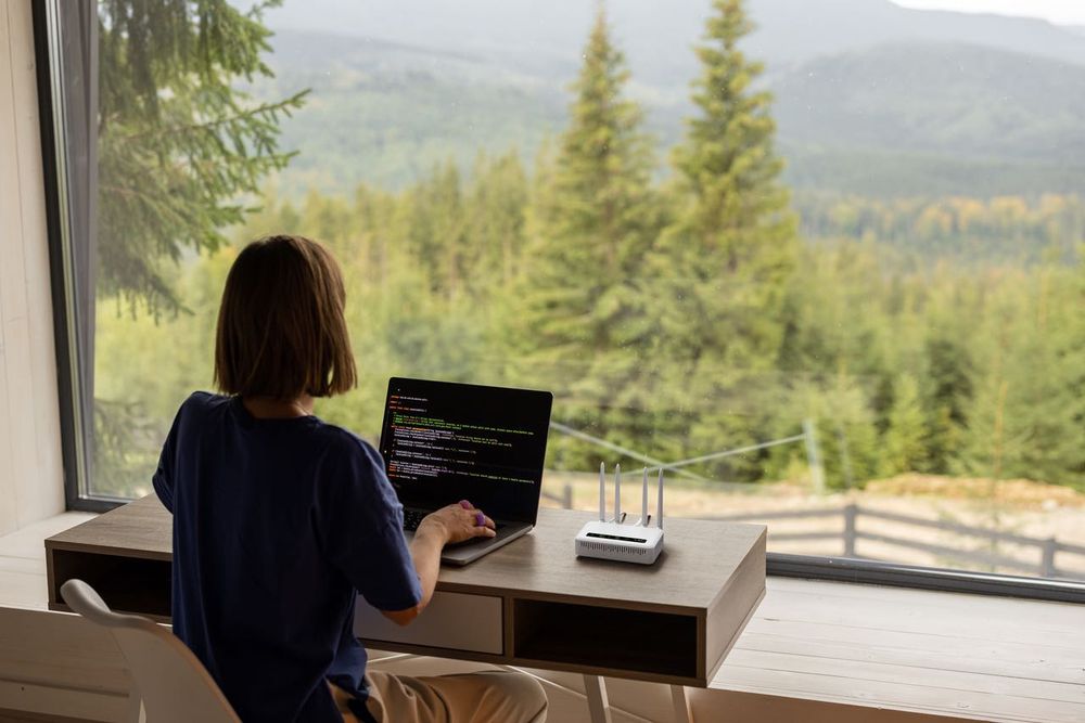 GL.iNet GL-X2000 Spitz Plus Дві SIM-картки Мобільний WiFi Роутер