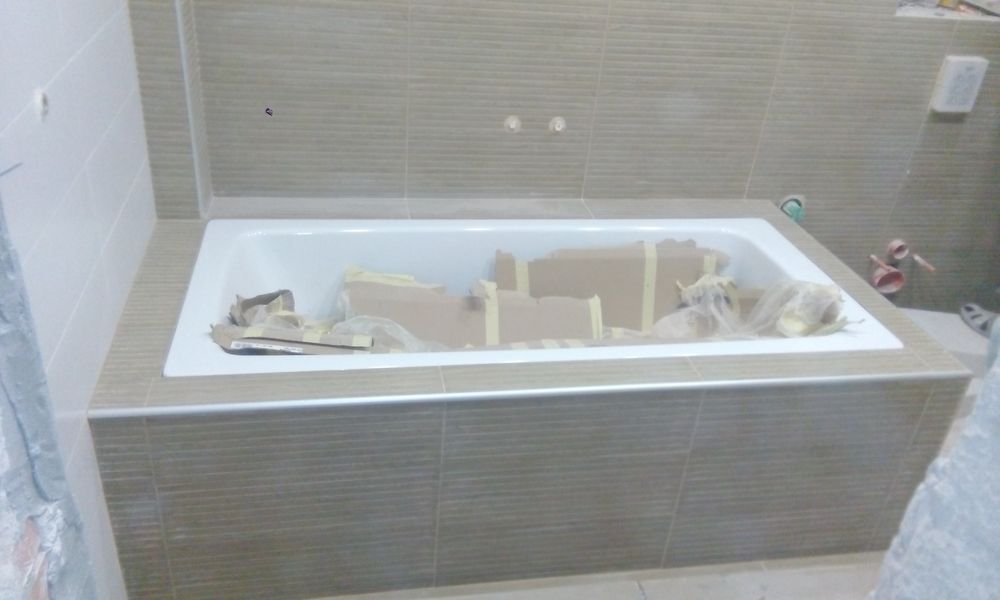 Услуги Плиточник. Сантехник .