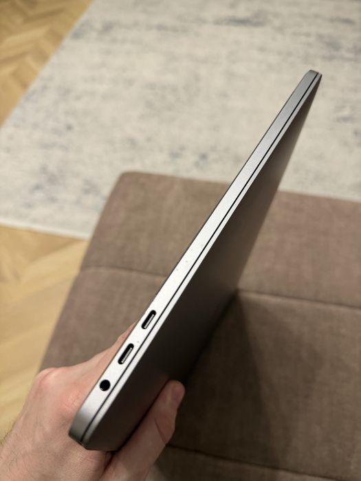 Macbook pro 15 2019 i7 2,6/ 16gb / 1000gb / Radeon Pro 4 ГБ 94% АКБ