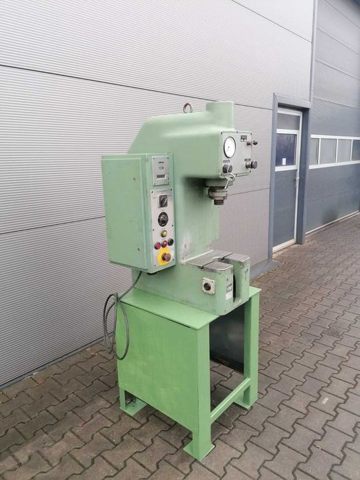 Prasa hydrauliczna 6 10  ton