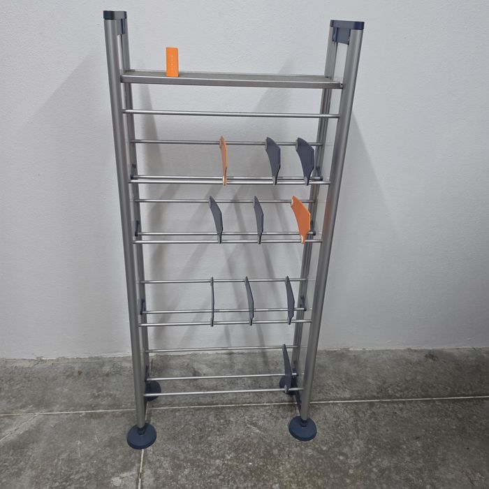 Torre Arquivador / Estante Metálica para CDs e DVDs – Modular (Estilo Industrial)