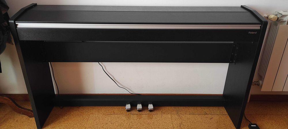 Piano Digital ROLAND F-130R