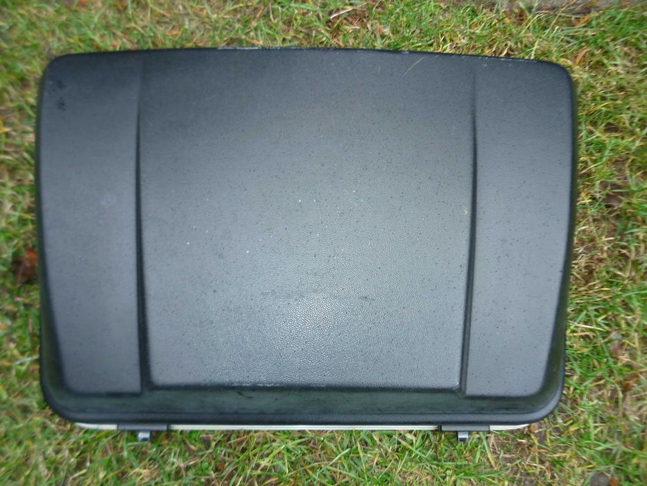 Pokrywy kufrów bocznych Kawasaki GTR 1000.