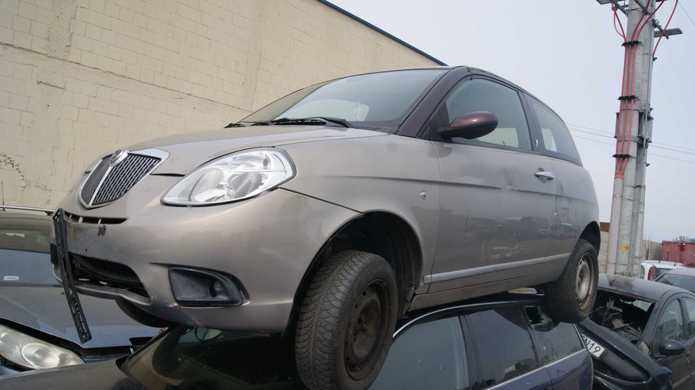 Lancia Ypsilon na części maska zderzak klapa błotnik drzwi