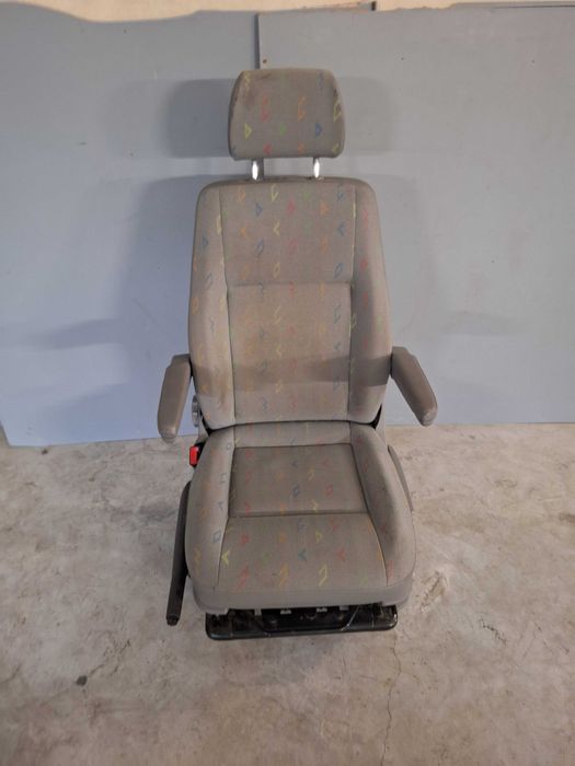 Fotel kierowcy kapitański VW Transporter T5 04-09r