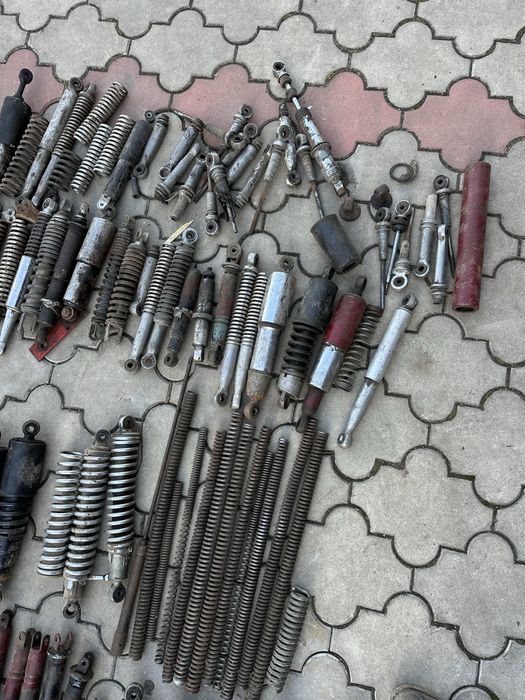 Пружини амортизаторів від різних мотоциклів скутерів мопедів