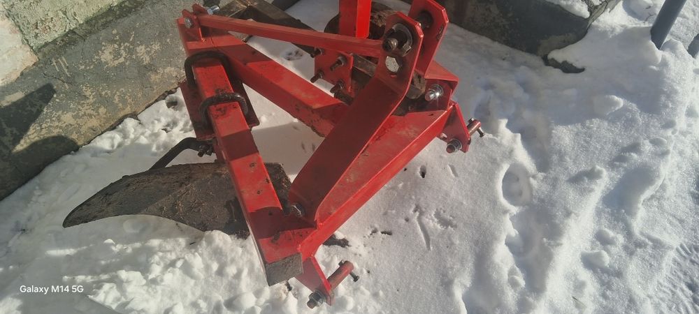 Продам плуги 3по20 , 1/30