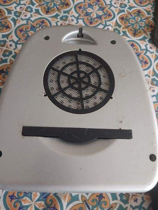 Repelente insetos  precisa de substituir lampada