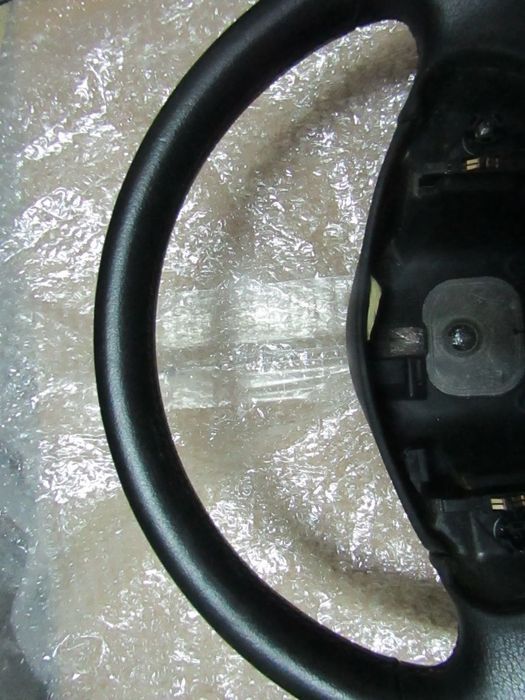 Volante em pele Fiat Stillo ano 2003 em muito bom estado (ver fotos)