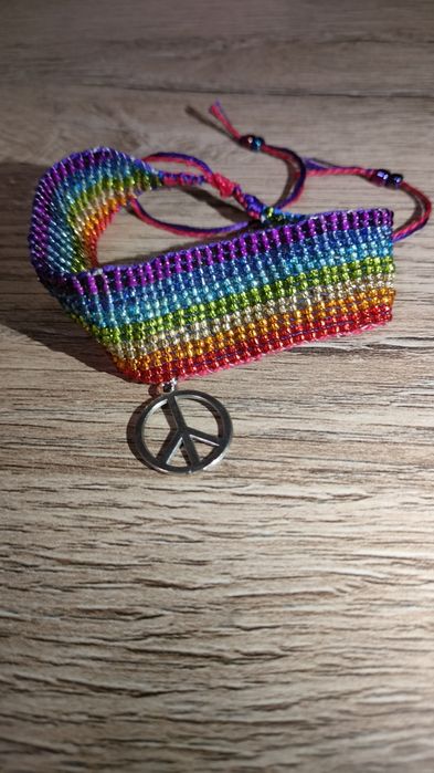 bransoletka z pacyfką