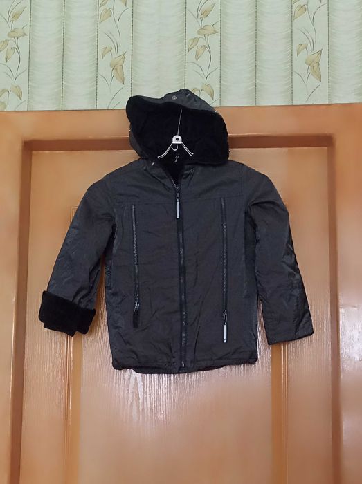 тёплая куртка на 8 - 9 лет