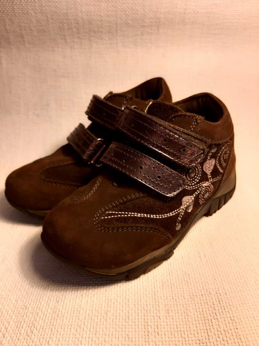 Buty dla dziewczynki - brązowe, skórzane trzewiki