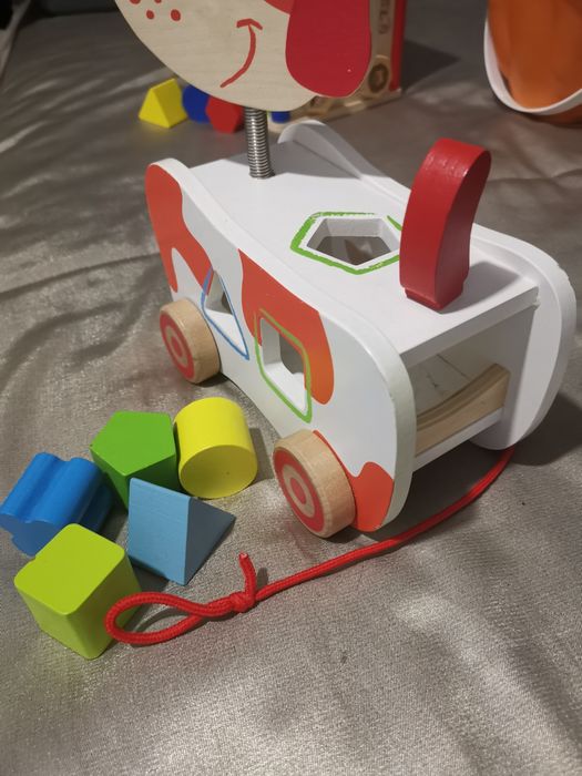 Brinquedo cão em madeira