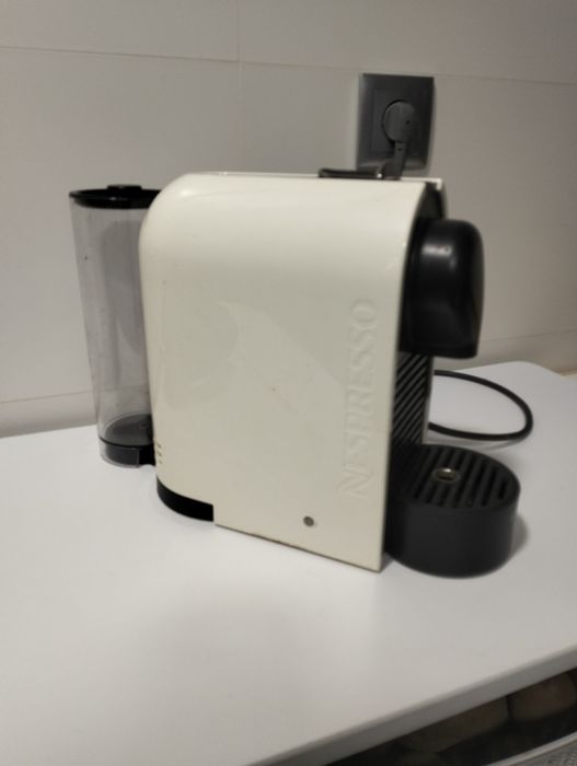 Máquina de café Nespresso.