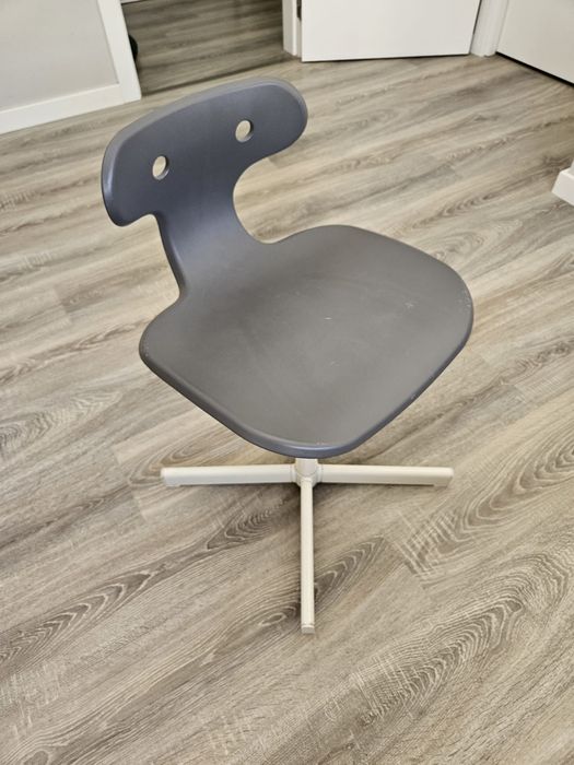 Banco branco e cinza IKEA