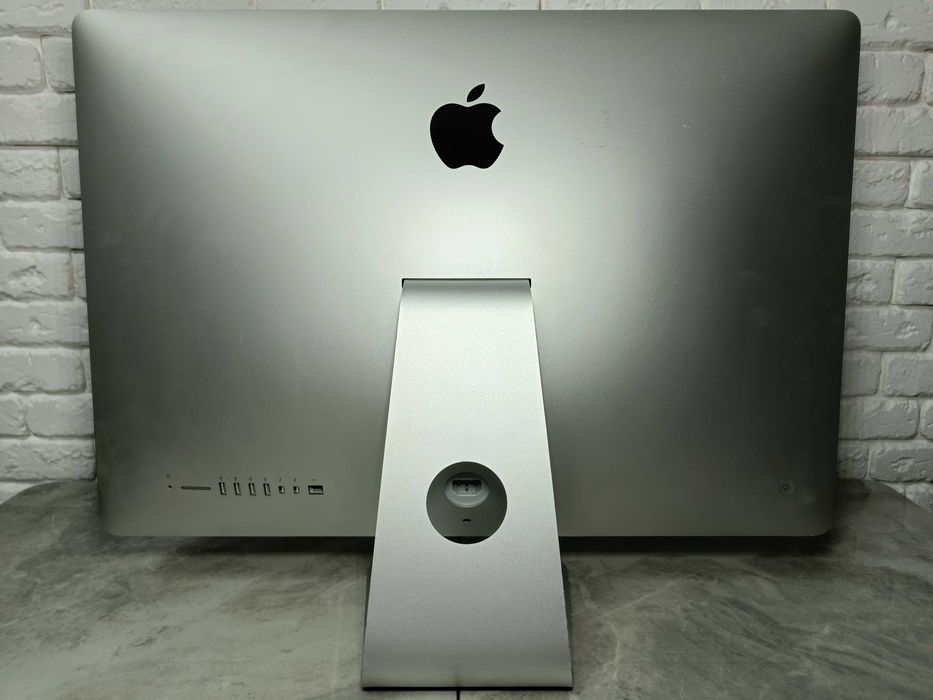 Apple iMac Retina 5K 27-inch Intel Core i7 AMD R9 M390 2GB 16GB RAM 1.12TB HDD