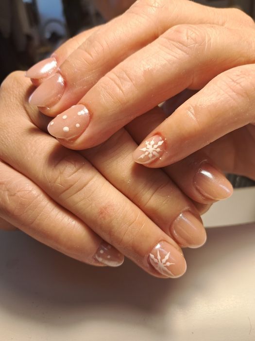 Manicure/paznokcie