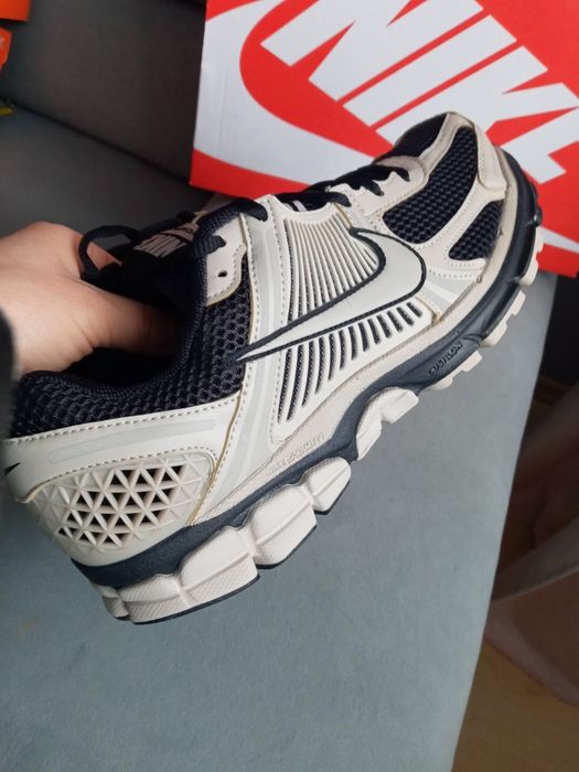 Buty Nike Zoom Vomero 5 rozmiar 43.