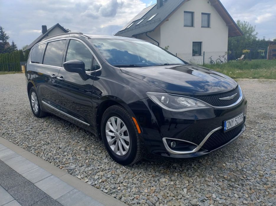 Chrysler Pacifica Auto zarejestrowane w kraju. Stan b.dobry.