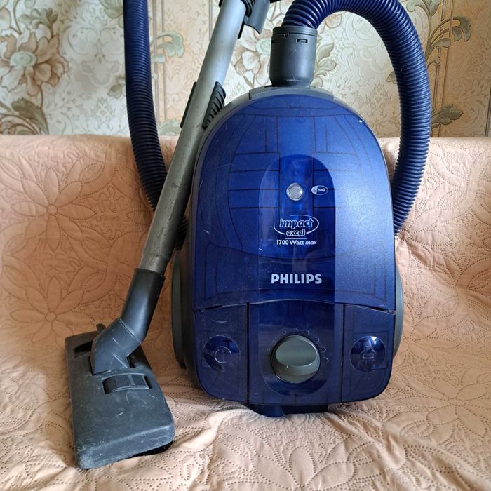 Продам пилосос Philips б\у