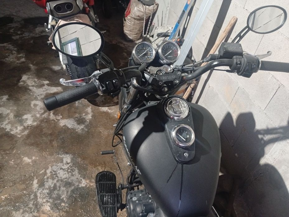 Vendo keeway Superlight
