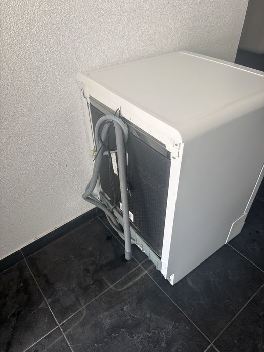 Máquina de lavar loiça Indesit DFE 1B19 13 – 13 talheres