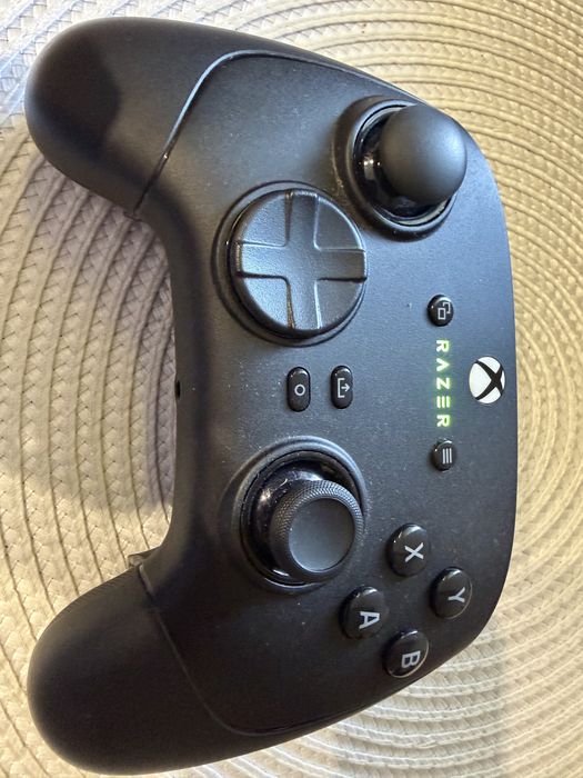 Razer Wolverine v3 pro super stan